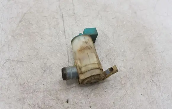 Nissan X-Trail T30 Windscreen/windshield washer pump MC212 2224616A