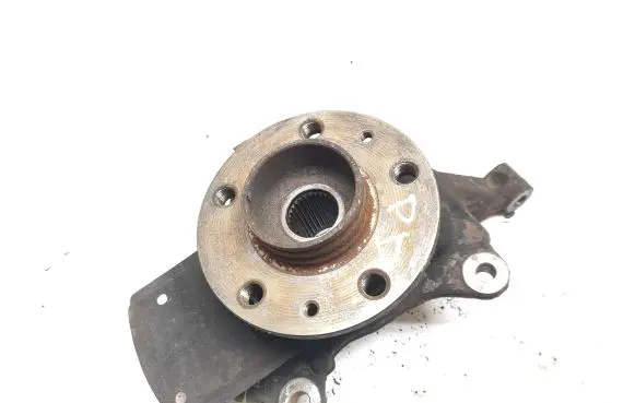 Nissan NV300 Front wheel hub