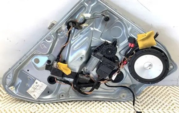 Skoda Superb B5 (3U) Rear door window regulator with motor 