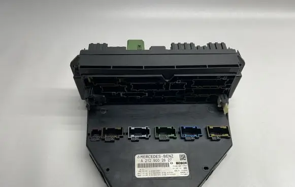 Mercedes-Benz E A207 Fuse module A2129002627 A2129014507