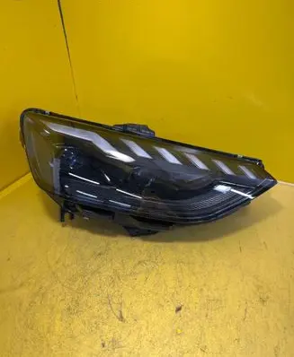 Audi A4 S4 B9 8W Headlight/headlamp 8W0941034D