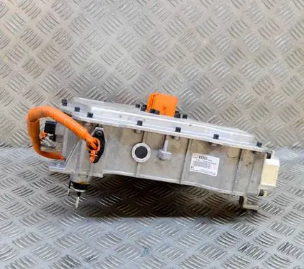 Voltage converter inverter