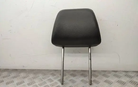Volkswagen Scirocco Front seat headrest 