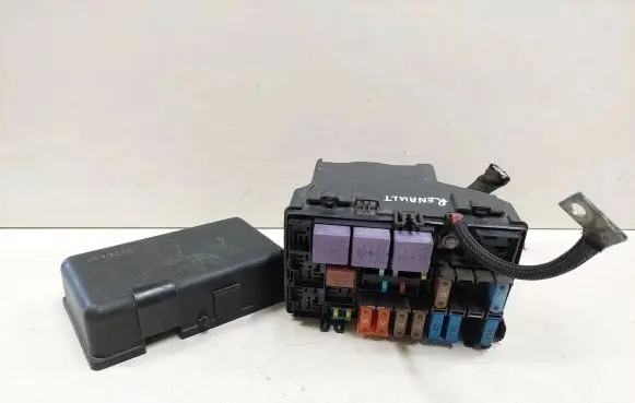 Renault Espace - Grand espace IV Fuse box set 8200210898 318003126 240115598R