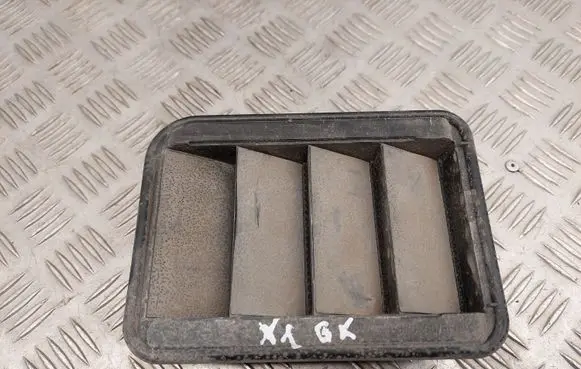 BMW X1 F48 F49 Quarter panel pressure vent 9315932