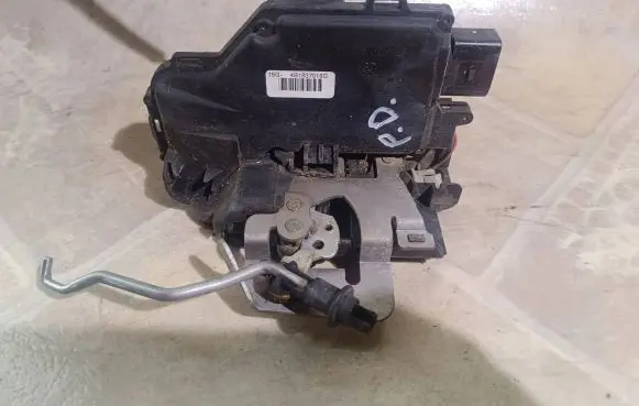 Audi A6 S6 C5 4B Front door lock 4B1837016G PA6630707