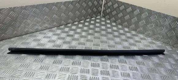 Audi A3 S3 8V Rubber seal front door window/glass 8V4837479