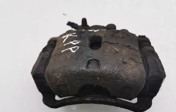 Hyundai i40 Front brake caliper