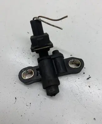Ford Mondeo Mk III Crankshaft position sensor XS706023AC