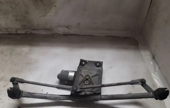 Mazda 121 Front wiper linkage and motor 40424012