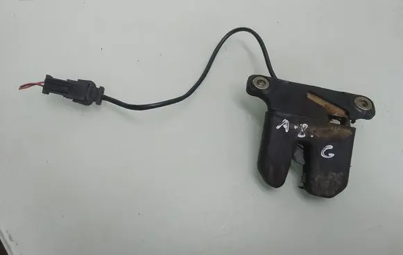 Audi A8 S8 D2 4D Tailgate exterior lock 827505