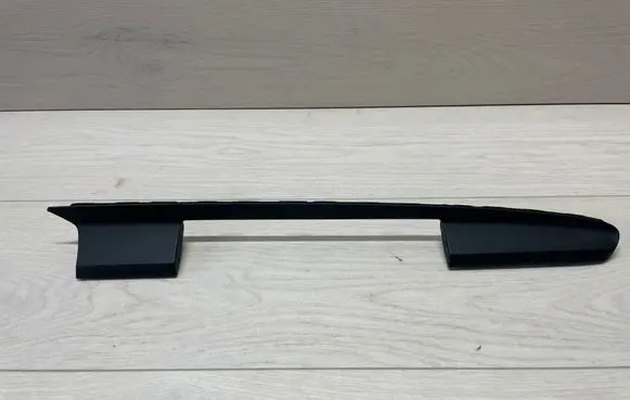 Dashboard glove box trim