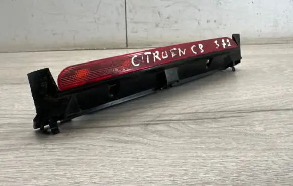 Citroen C8 Third/center stoplight E25048 38310002