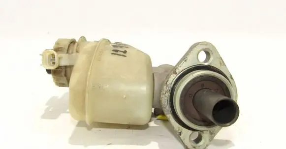 Toyota Avensis T220 Master brake cylinder