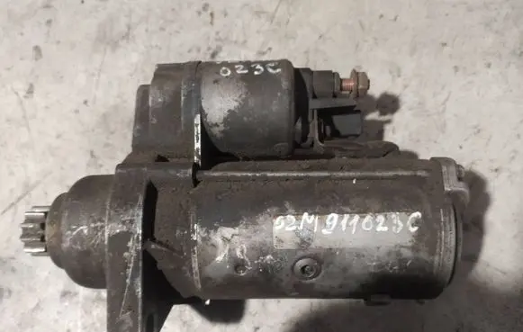 Volkswagen Golf IV Starter motor 02M911023C