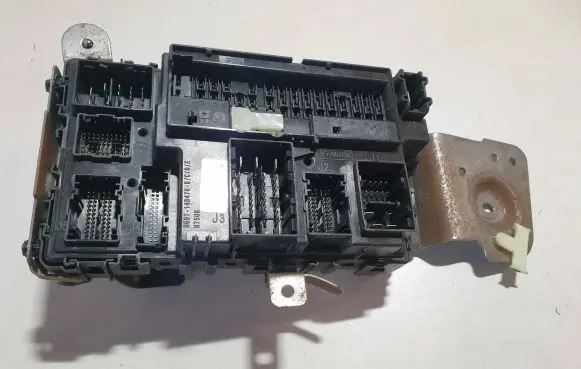 Ford Fusion II Fuse module DG9T14B476B 13332000699