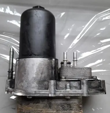 Land Rover Discovery 3 - LR3 Engine oil radiator 
