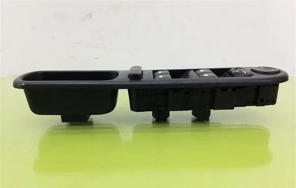 Peugeot 307 Quarter vent window switch 