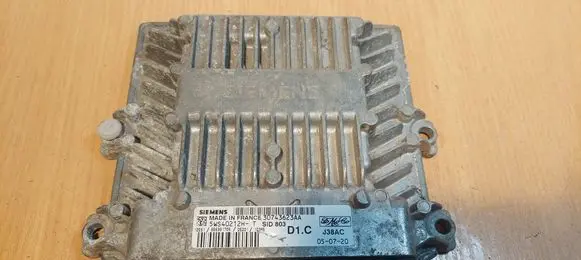 Volvo V50 Engine control unit/module ECU 30743623AA 5WS40212H SID803