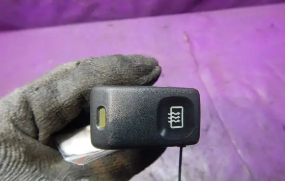 Volkswagen Golf II Windscreen/window heater switch 191959621B
