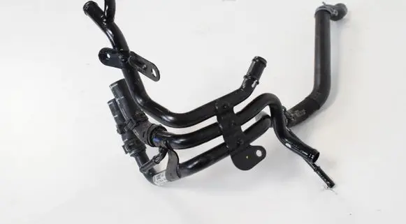Volkswagen PASSAT B8 Engine coolant pipe/hose 04L121064