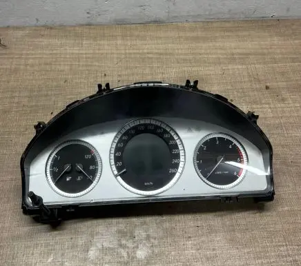 Mercedes-Benz C W204 Speedometer (instrument cluster) A2045407611 A2049004500 A2049022600