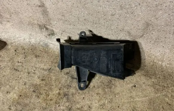 BMW 7 G11 G12 Air intake duct part 7359792