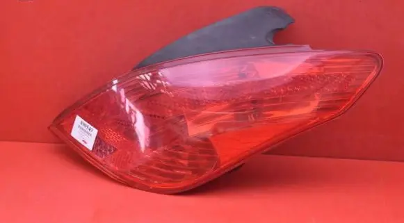 Peugeot 308 Rear/tail lights 9680425680