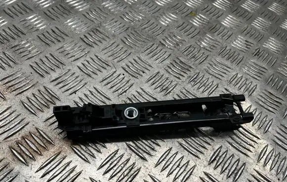 Skoda Octavia Mk2 (1Z) Seat belt adjustment rail 5K0857819A