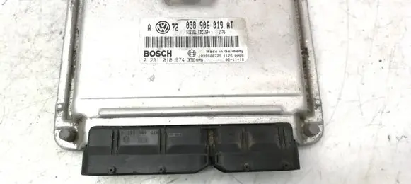 Volkswagen Bora Engine control unit/module 038906019AT 1039S00725 0281010974