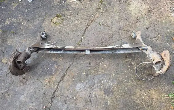 Toyota Prius (NHW20) Rear axle beam 