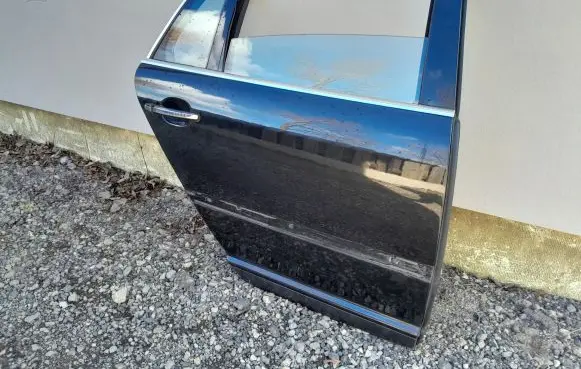 Volkswagen Phaeton Rear door