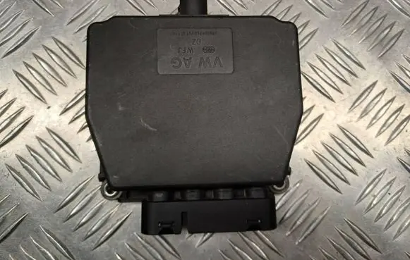Volkswagen Golf V Vacuum valve 6Q0906625