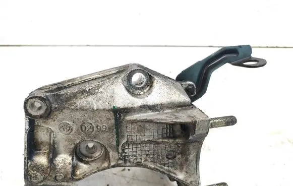 Citroen Xsara Engine mounting bracket