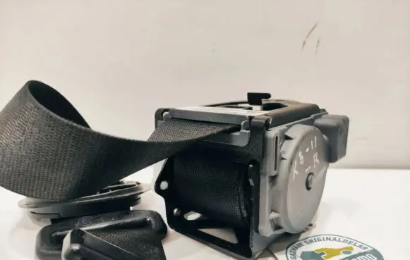 BMW X3 F25 Front seatbelt S2725843204 11B2001P0636