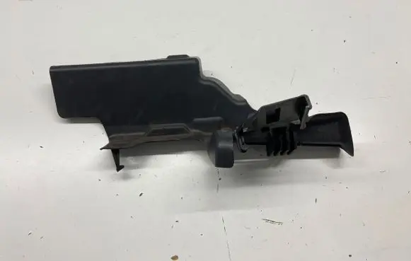 Audi A4 S4 B7 8E 8H Other engine bay part 8E1837349