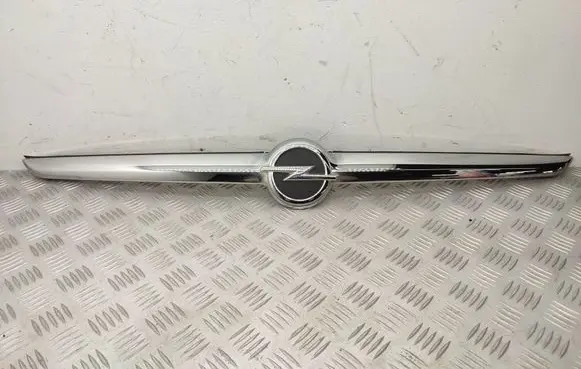 Opel Zafira C Tailgate trim 20907405 321228108