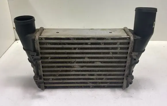 Volkswagen PASSAT B5 Intercooler radiator 058145805C