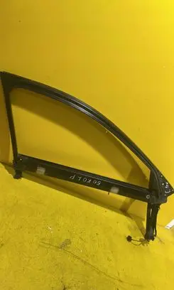 Audi A3 S3 8P Front door window/glass frame 8P4837629