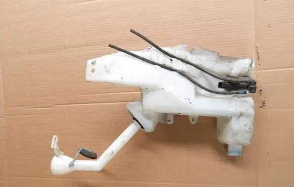 Nissan Qashqai Windshield washer fluid reservoir/tank 28910HV00A