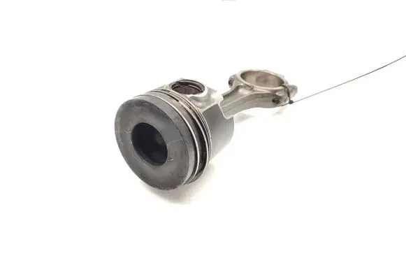 Mitsubishi Outlander Piston with connecting rod BSY