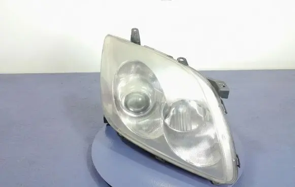 Toyota Avensis Verso Headlight/headlamp