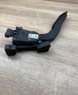 Opel Vectra C Accelerator throttle pedal 9186724