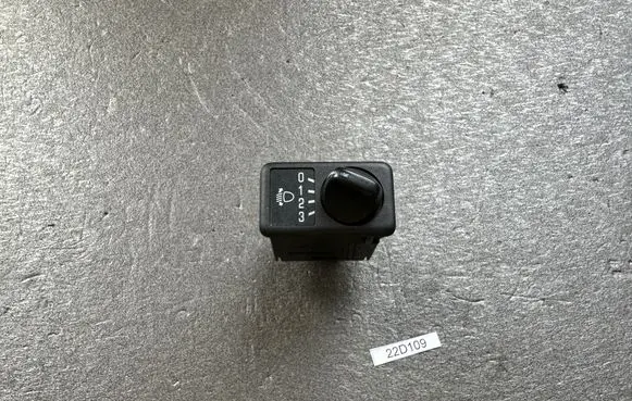 Nissan King Cab, Navara Headlight level height control switch 251905L300