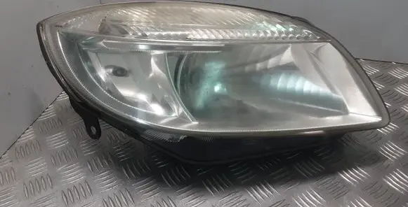 Skoda Fabia Mk2 (5J) Headlight/headlamp