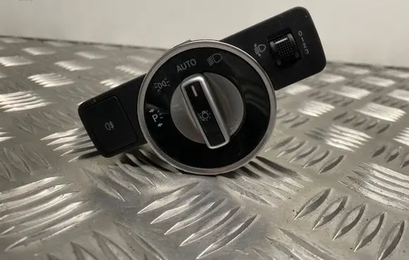 Mercedes-Benz C W204 Light switch A2049053103