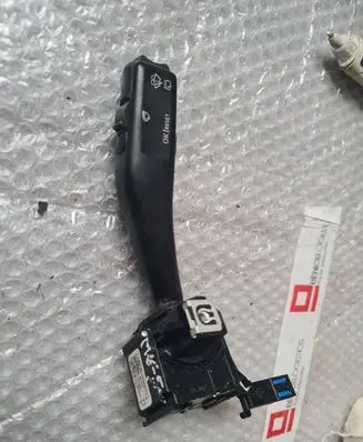 Volkswagen Golf V Wiper control stalk ANP80H024A 3TC0229C