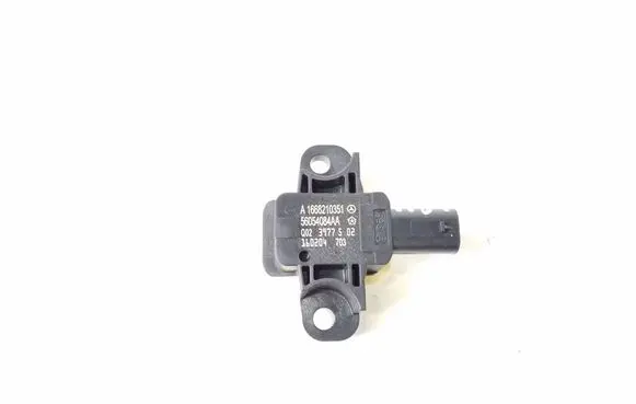 Infiniti Q30 Airbag deployment crash/impact sensor A1668210351