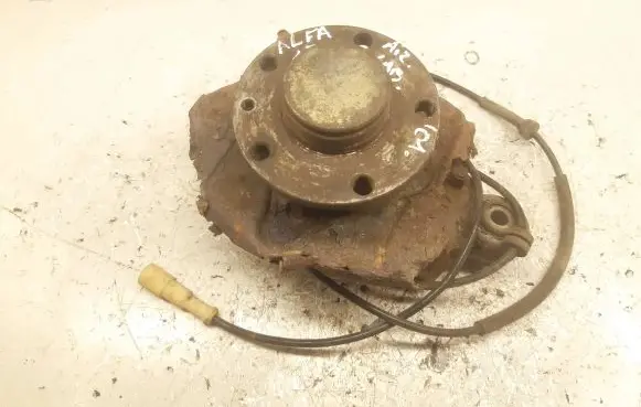 Alfa Romeo 156 Rear wheel hub spindle/knuckle 