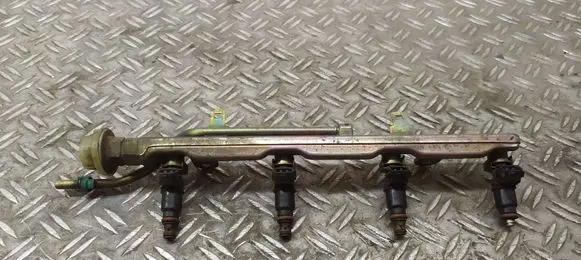 Honda CR-V Fuel main line pipe 2109 QA10